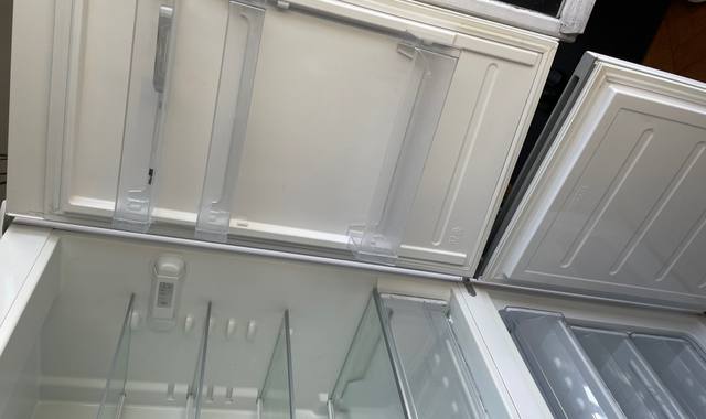 Electroménager grand frigo congelateur whirlpool tres bon etat