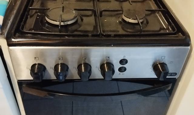 Electroménager gazinière équipée pour gaz de ville