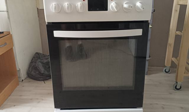 Electroménager cuisinière vitrocéramique four chaleur tournante Amica