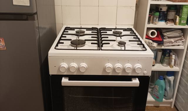 Electroménager gazinière 4 feux
