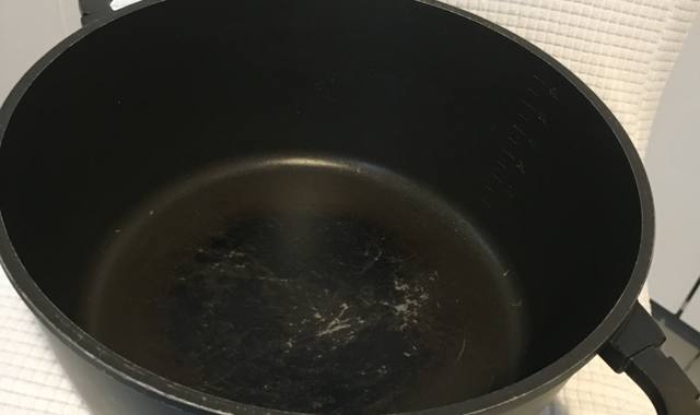 Electroménager cocotte "ERNESTO" en fonte d'aluminium.