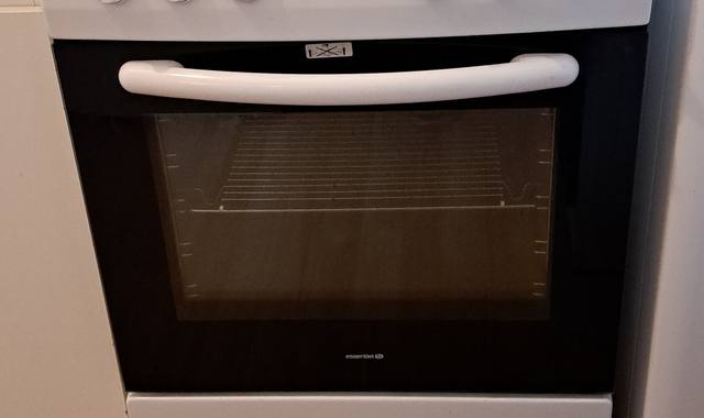 Electroménager cuisinière mixte gaz-électricité, 3 feux gaz de ville ou butane