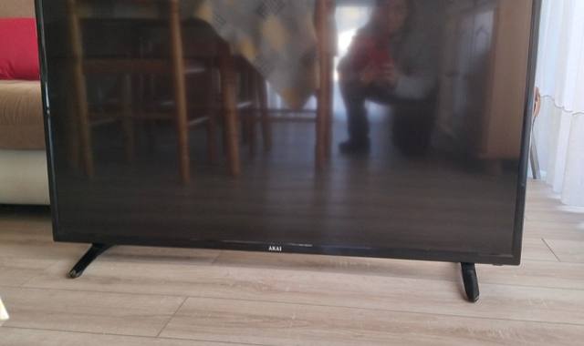 Electroménager une télévision grand écran H 65 et L 110