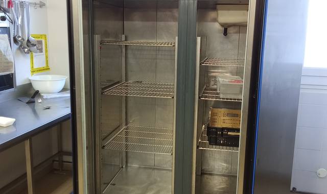 Electroménager ,a venir recuperer au deuxieme etage sans ascensseur.poids 150 kg