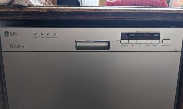 Electroménager lave-vaisselle LG D14029SL en parfait état de marche