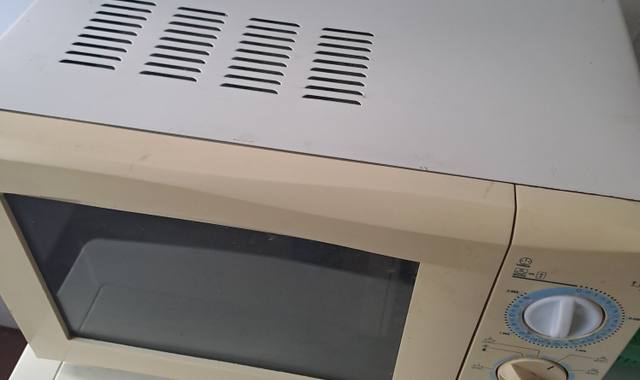 Electroménager micro-ondes