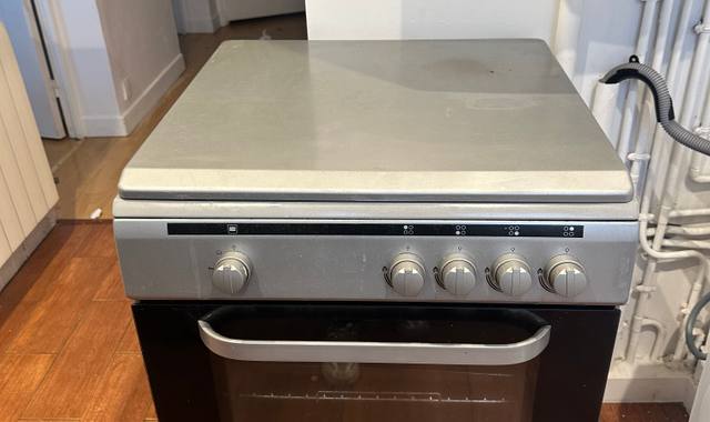 Electroménager gaziniere four + plaques