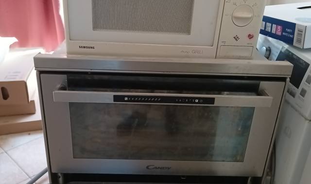 Electroménager un combiné four/lave-vaisselle+ micro-onde+2 brûleurs