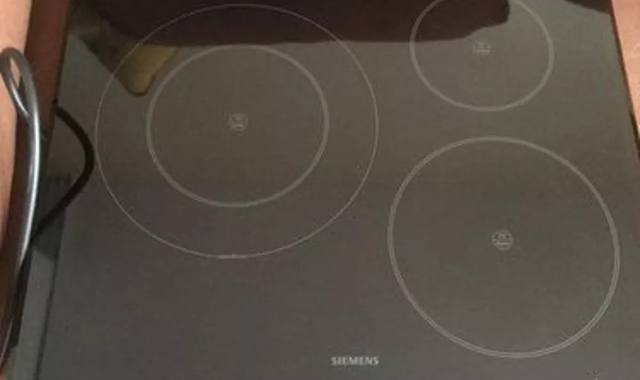 Electroménager plaque vitro céramique à Herblay