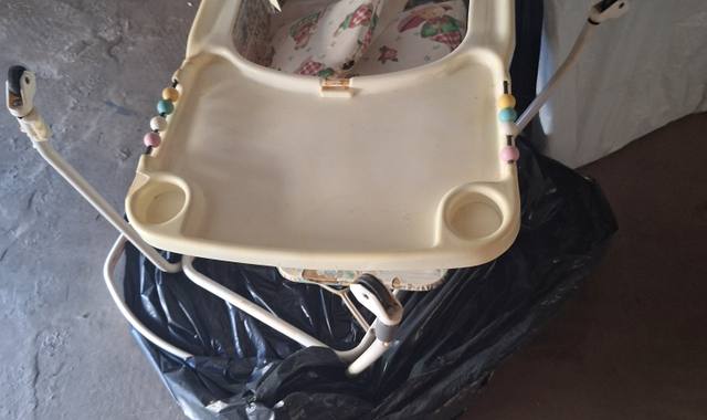 Equipements pour Bébé, Enfants, Puériculture chaise haute