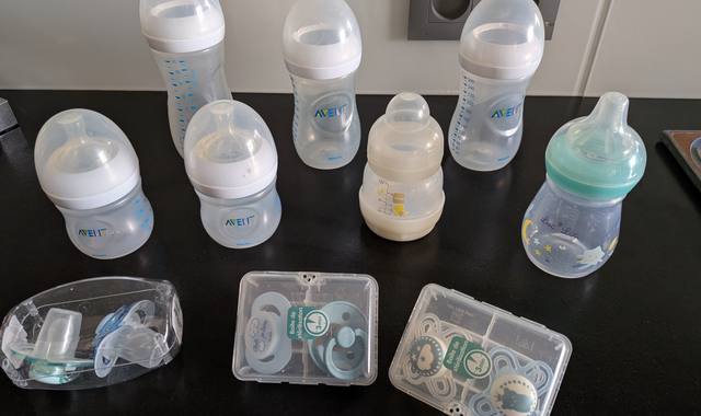 Equipements pour Bébé, Enfants, Puériculture biberons et sucettes