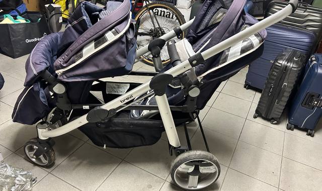 Equipements pour Bébé, Enfants, Puériculture poussette double brevi avec 2 coques auto