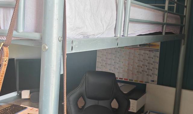 Equipements pour Bébé, Enfants, Puériculture un lit type mezzanine