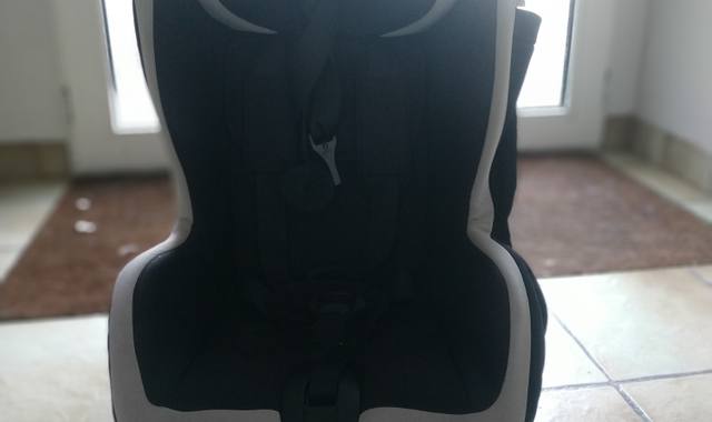 Equipements pour Bébé, Enfants, Puériculture un siège auto