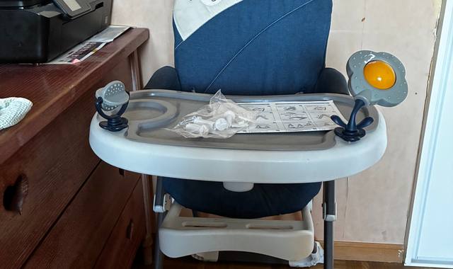 Equipements pour Bébé, Enfants, Puériculture une chaise haute bebe
