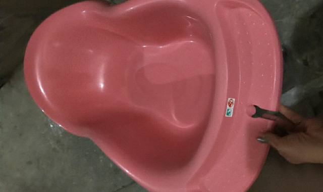 Equipements pour Bébé, Enfants, Puériculture baignoire en plastique pour bébé