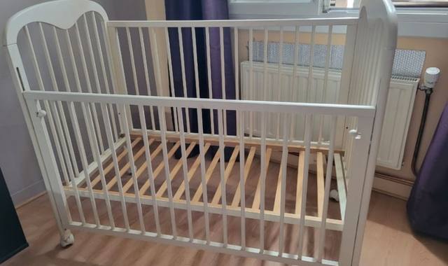 Equipements pour Bébé, Enfants, Puériculture lit bébé en bois