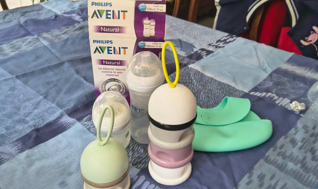 Equipements pour Bébé, Enfants, Puériculture biberons bavoir