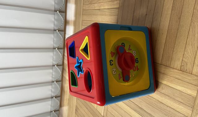 Equipements pour Bébé, Enfants, Puériculture jeu de formes géométriques et petits vêtements, nid d’ange…