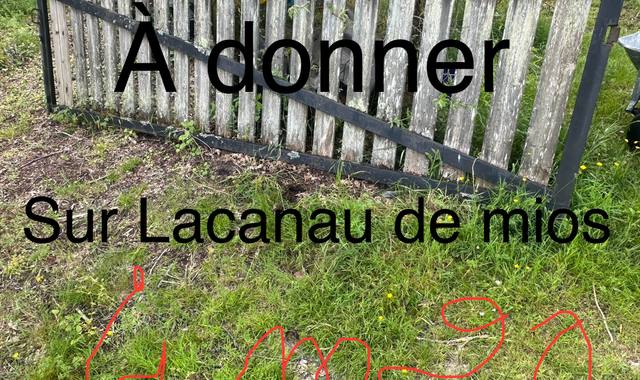 Ferraille, métaux divers grand portail structure métallique