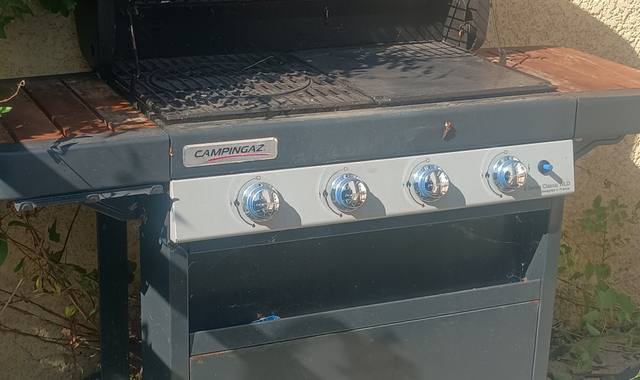 Ferraille, métaux divers barbecue gaz