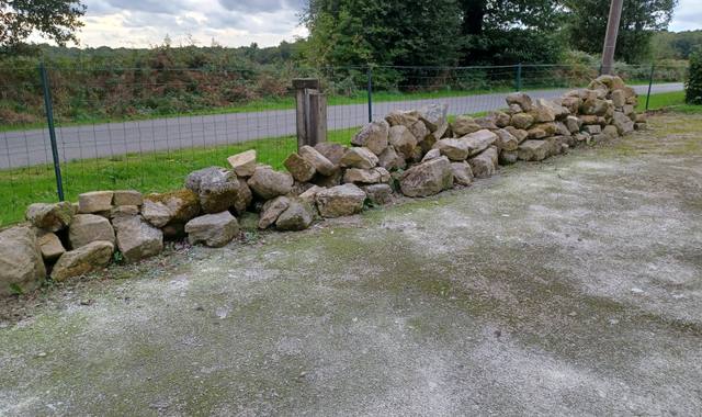 Ferraille, métaux divers pierres granit