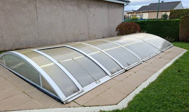 Ferraille, métaux divers toit piscine