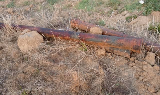 Ferraille, métaux divers – gros tubes en acier / ferraille