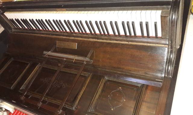 Instruments de musique Piano ancien