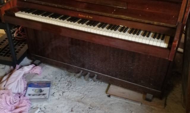 Instruments de musique piano droit