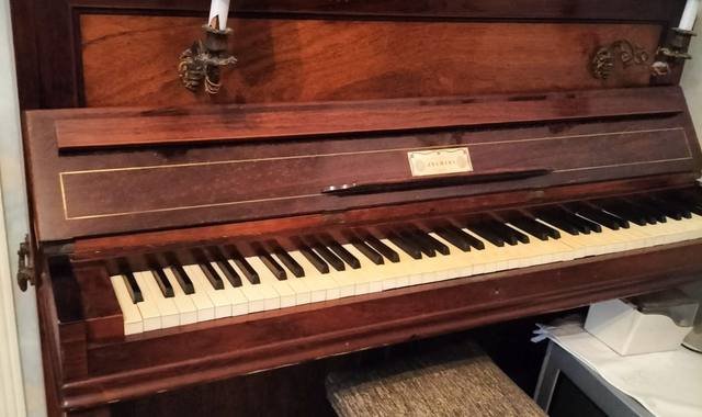 Instruments de musique piano droit Jelmini