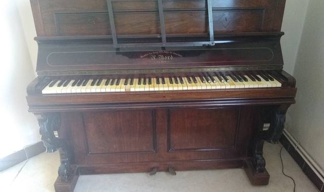 Instruments de musique piano droit