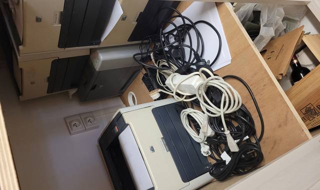 Informatique 4 imprimantes TOSHIBA