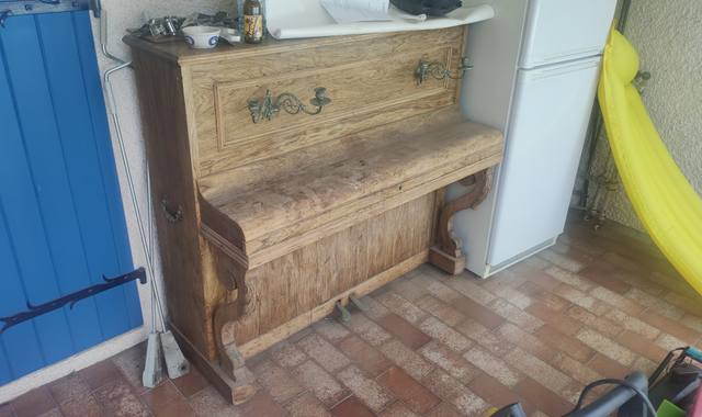 Instruments de musique piano non fonctionnel