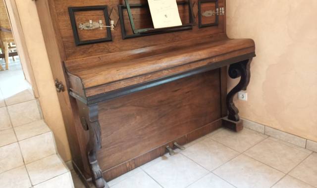 Instruments de musique beau piano en bois Bru Jeune ( à accorder )