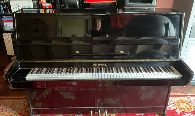 Instruments de musique piano droit en bon état