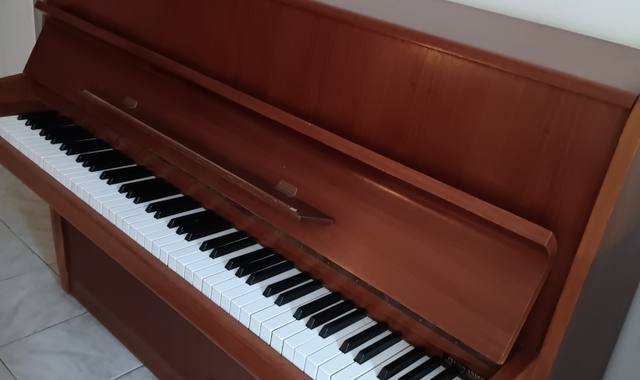 Instruments de musique piano droit excellent etat fuchs&mohr  / cause demenagement / la grande mo