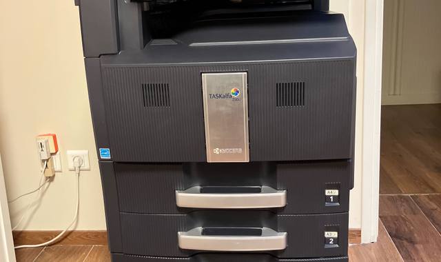 Informatique photocopieur professionnel KYOCERA Taskalfa 250ci