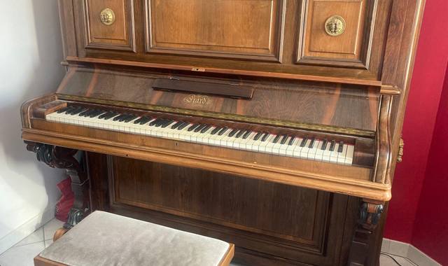 Instruments de musique Piano droit Erard en Isere