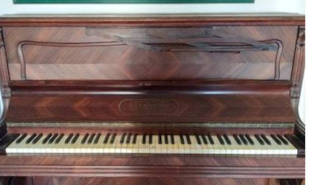 Instruments de musique piano droit