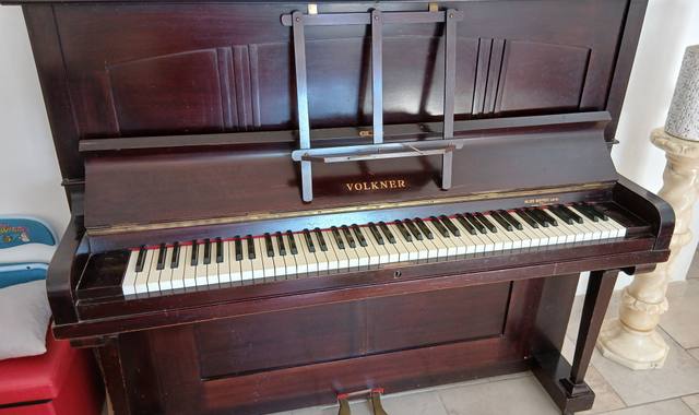 Instruments de musique piano droit