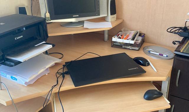 Informatique bureau bois clair à poser en angle
