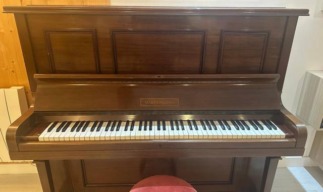 Instruments de musique de piano droit Waddington – À venir chercher à Fresnay-en-Retz