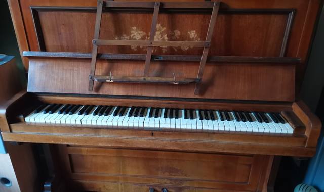 Instruments de musique piano droit