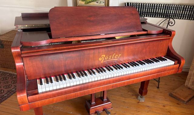 Instruments de musique piano quart de queue ROSLER