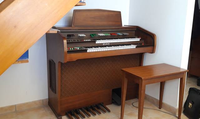 Instruments de musique orgue ELKA PRELUDIO 22 L avec tabouret