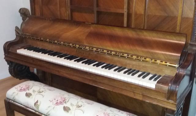 Instruments de musique piano ancien Gaveau