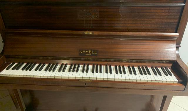 Instruments de musique piano droit kemble