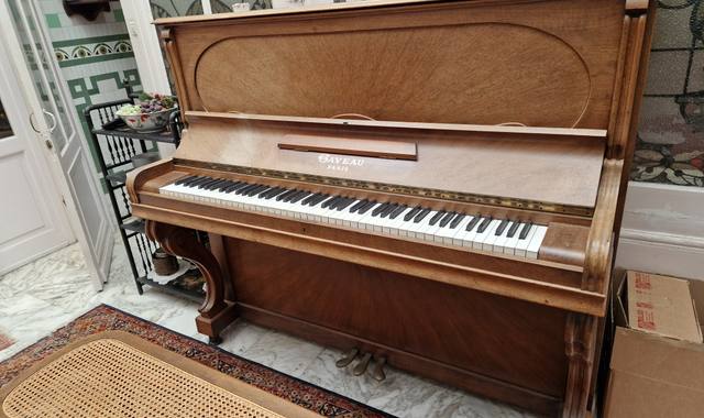 Instruments de musique piano droit Caveau