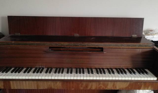 Instruments de musique piano Gavau